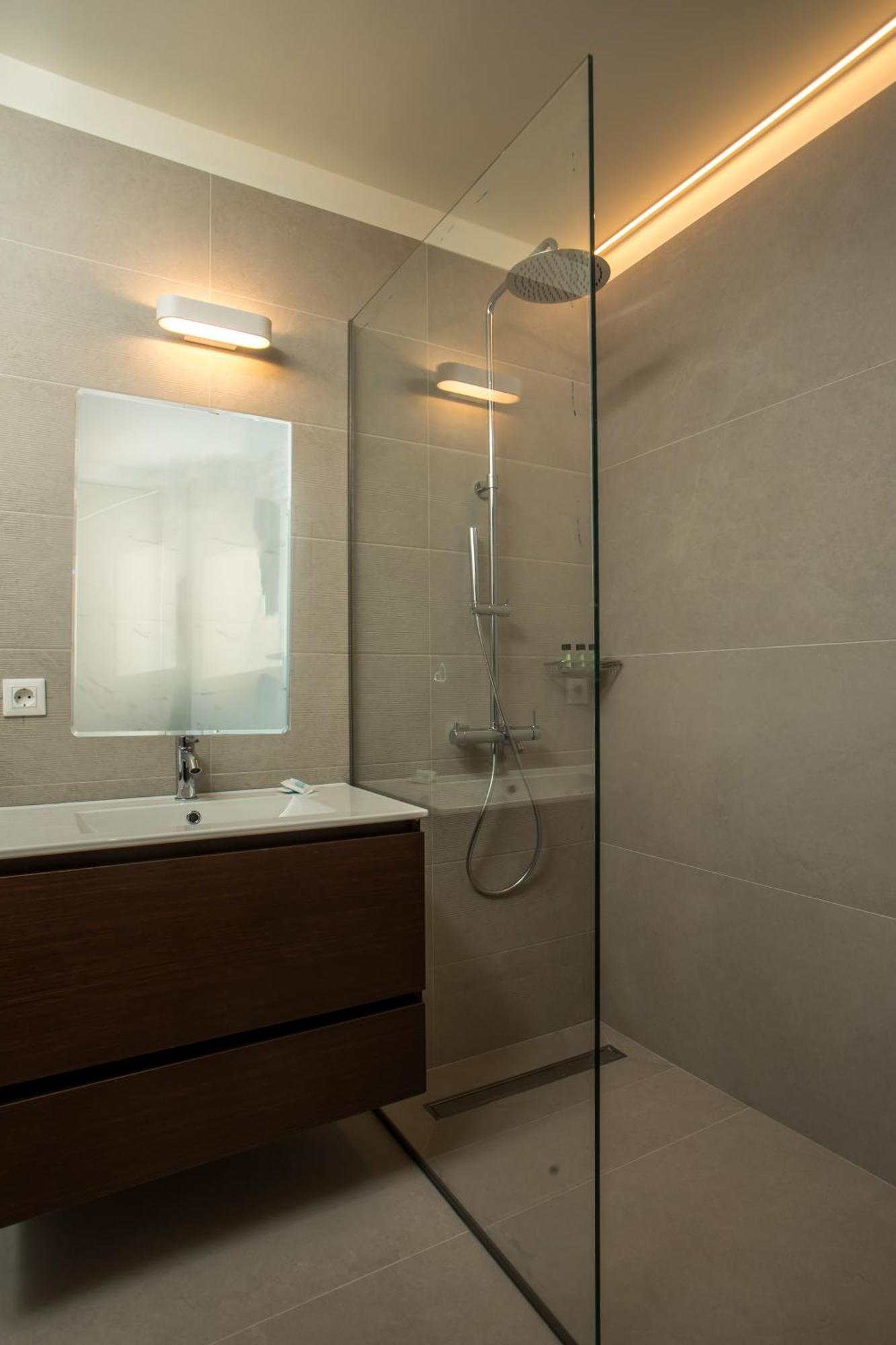 Apartment Eden's Azalea Luxury