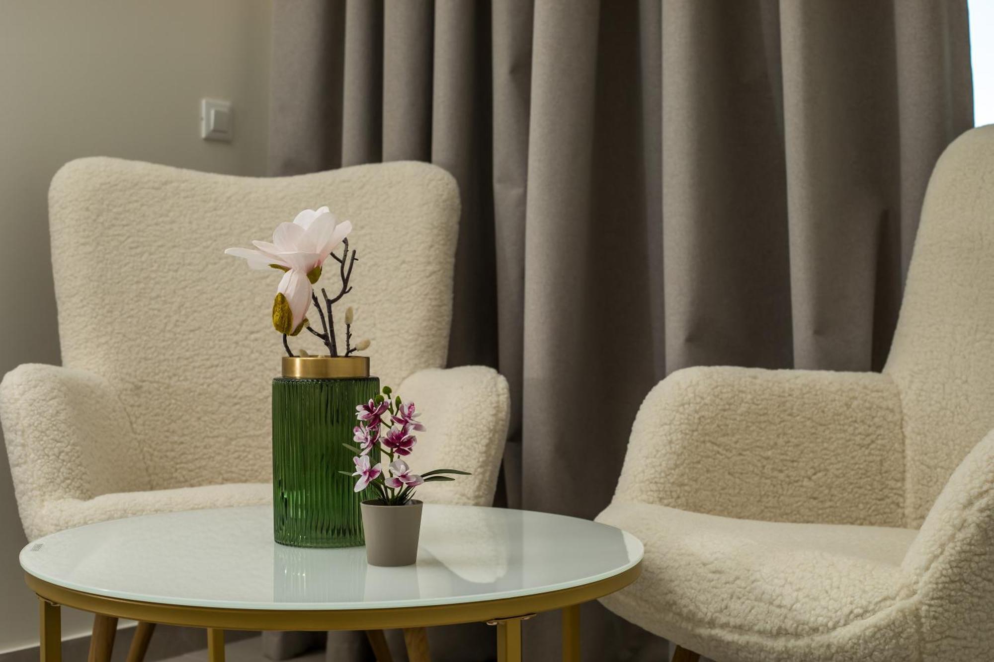 Eden's Azalea Luxury